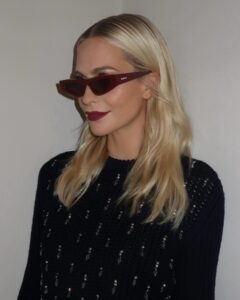 Poppy Delevingne Instagram - Milan for a hot second 🍷 
DREAM show @gucci DREAM you @sabatods 
Thank you for having meeee…

Glamazons ~
@tobimakeup & @kjfowles