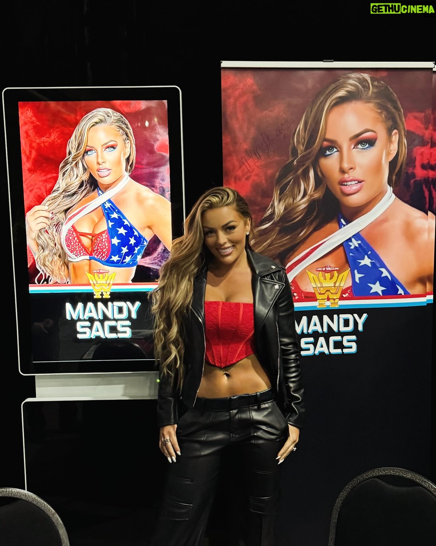 Mandy Rose Instagram - Photo dump! 🌹 ➡️ What an amazing weekend in Manchester, UK 🇬🇧 ! Can’t express how grateful I am for all my fans all around the world ❤️🙏🏻🥹
Thank you @ftlowrestling for the warm welcome! 🤗
Styled by @styledbylmc
Make up @holliefitzmartinmakeup
Hair @leahknivetonhair