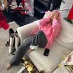 Kylie Minogue Instagram – Oh heyyyyy …. 👙👖🧣👗🧦🧢👚