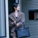 Park Ji-hu Instagram - @prada #PradaBuckle 💼📸