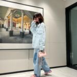 Han Hyo-joo Instagram – 봄이니까🌸

@versace 
#versacemedusa95 #versacess24