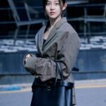 Park Ji-hu Instagram - @prada #PradaBuckle 💼📸