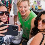 Elizabeth Banks Instagram - A weekend in Miami with @archerroosewines 💚 I had SUCH a blast serving up some cans at @sobewff with our founder and CEO @mariankleitner. Thank you to everyone who stopped by our booth and happy hour to taste the wines and say hello. We loved meeting all of you and can’t wait for next year! #sobewff