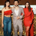 Esmeralda Pimentel Instagram - UN BUEN DIVORCIO a partir del 1 de marzo por @vix 

No saben la belleza y el orgullo que es ser parte de esta historia y de este equipo. 

Gracias @claudiaalvarezo @gustavoegelhaaf por ser los compañeros más generosos y divertidos. A mi querido @billyrovzar por ser el mejor capitán y por crear una historia llena de alma, a mi @ponchuspineda por ser brújula, amigo y guía en el set, a @jero_rod por tu arte en la cámara, @ericasanchezsu @thelemonstudios @elrovzar por hacer que este sueño fuera posible. @vix @vgratteri @carlagomez_prod por ser la casita de esta historia.
A todo el equipo, delante y detrás de cámaras por llenar el set de alma, talento, compañerismo, generosidad, risas.

Pelito: @ernestovargas_hair