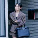 Park Ji-hu Instagram - @prada #PradaBuckle 💼📸