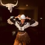 LeToya Luckett Instagram - ✨RODEO SHOW✨

The way I danced in my @pintoranch outfit last night for @bunb takeover at @rodeohouston last night babyyyyyyyyyy! 💃🏽💃🏽💃🏽

✨  @pintoranch from head to toe 🤠
