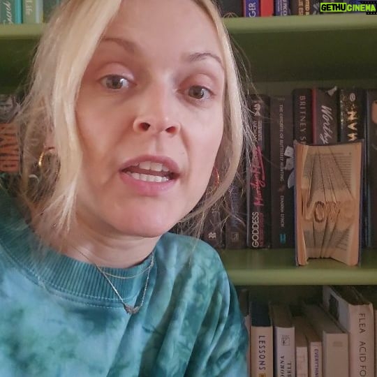 Fearne Cotton Instagram - Love books? Wanna join a book club? 📖
Follow @happyplacebookclub and read along with us. Today we announce our book for March. It's a brilliant true story about friendship, activism and standing up when things feel wrong. I hope you read along with us. Head to @happyplacebookclub to discover our brand new recommendation.
What could it be? 🤔