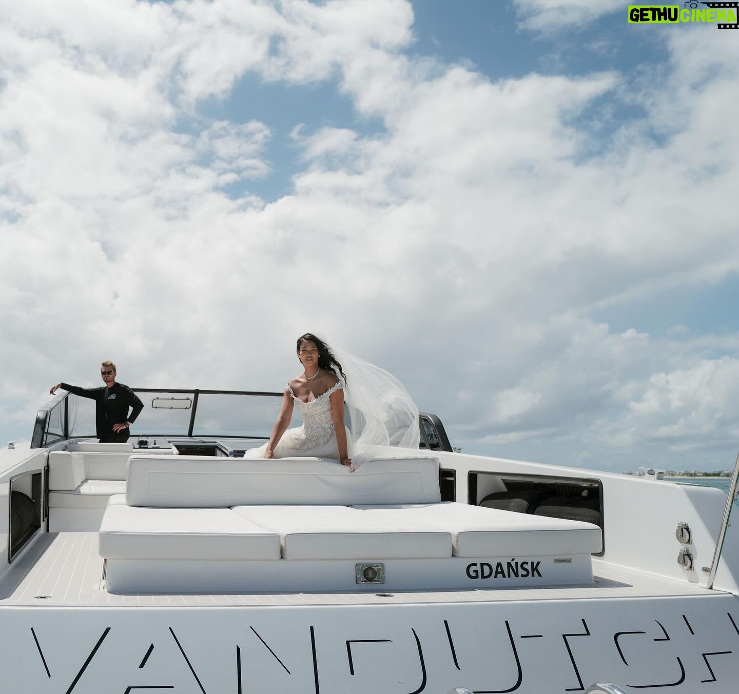 Chanel Iman Instagram - No better way to get to our charter then The Van Dutch ❤️Thank you @xisleboatcharters for being a part of our wedding, and making this a special moment for us both ⚓️🛥️