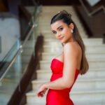 Clarissa Molina Instagram – Premio Soberano 2024 ✨♥️
Squad ✨
Vestido: @suzelletaveras @bridetoberd
Joyas: @charlielapson
Stylist: @karlabstyle
Hair @magdalenaco01
Makeup @lulamaxiel
Fotografía @gicarlos27
@ms_communications