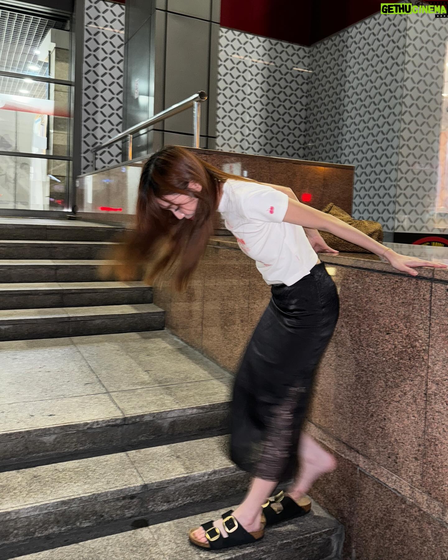 Pattranite Limpatiyakorn Instagram - Asok night vibes