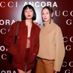 Riisa Naka Instagram - GUCCIの新クリエイティブ・ディレクターサバト・デ・サルノのデビューコレクション「Gucci Ancora」がついにローンチ✨
Rosso Ancora color一色の国立競技場にドキドキが止まらなかった♥️
 「Ancora - もう一度、もっと、ファッションに恋をしよう」というメッセージとともに、絶え間なく愛をもたらしてくれるファッションの魅力を再燃させたいというサバトの想いが込められたコレクションの世界観を体感でき、

これからサバトがつくる新しいGUCCIが
たくさんの方に幸せを運んでくれるんだろうなと
とても楽しみになった♥️🥰🤝🫀✨

全身Rosso Ancora colorで統一したコレクションに袖を通すことでステージアップした自分に出会えたけれど、どこか懐かしい気持ちにもなったルックでした♥️

よーさん @yoshidayoh_official 
エラちゃん　@elaiza_ikd 
と3姉妹ショット♥️♥️♥️😘

#GucciAncora
#GucciSS24
#PR
@gucci 
@sabatods