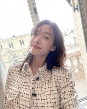 Victoria Song Instagram - 🌻sunny day
#louisvuitton 
#lvfw24