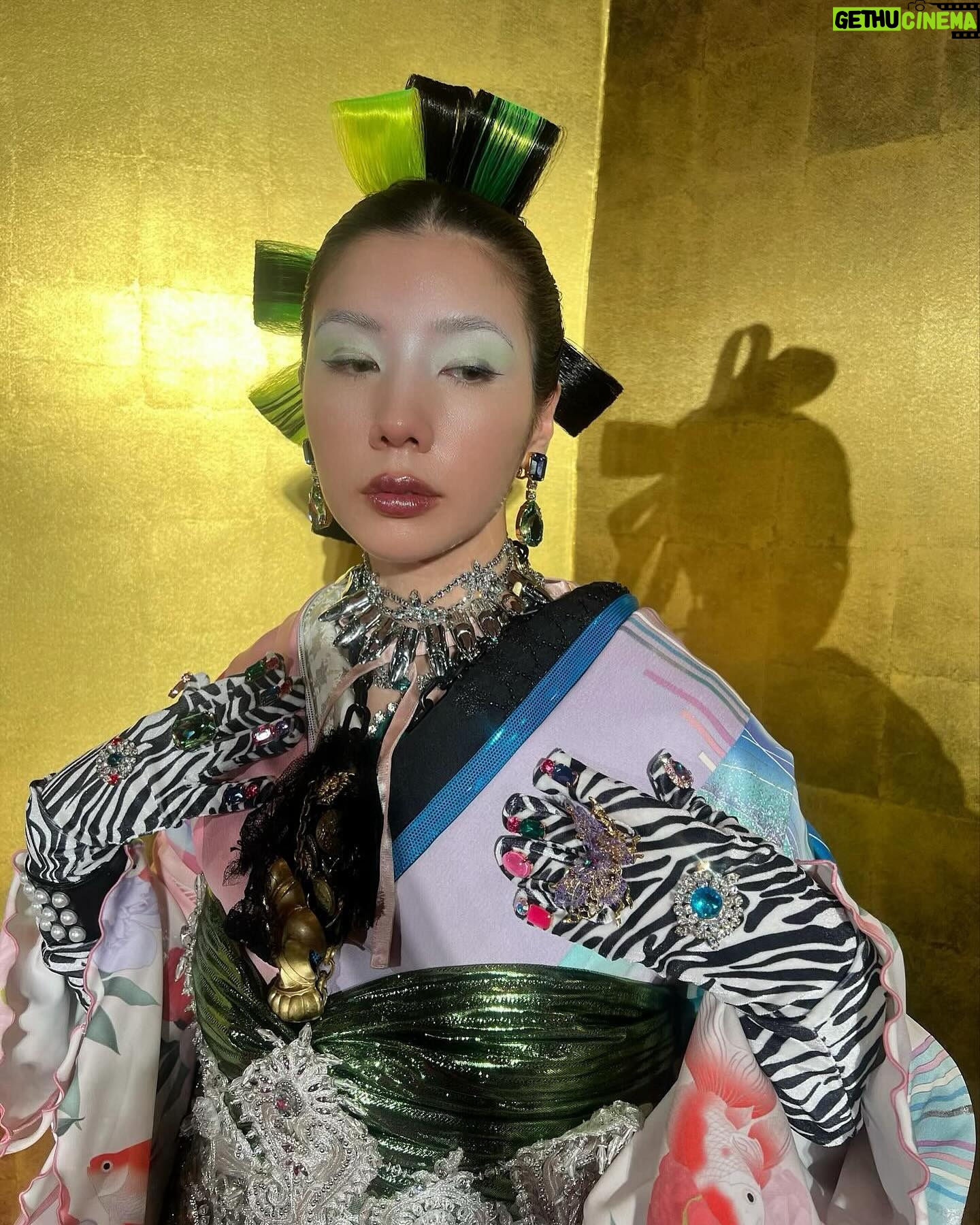 Riisa Naka Instagram - 🎎♥️🍑🌸💕🪭
@aedam_furisode
@rumirockstore
@kimonobynadeshiko
@tanakadaisuke_official
@harumi_showroom
@pameopose
@sui_tokyo
@yoshikokajitani
@citronbijoux
@_tokyo_bopper_
@antipulltab
hair and make @sakiemiura
styling @endorika