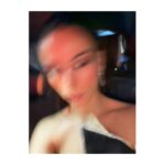 Claudia Salas Instagram – Un año más de agradecimientos al @festivalmalaga y por supuesto a toda la gente que estuvo tan cerquita y dándonos su amor en el estreno de INVASIÓN.
Obra de @guillemclua dirigida por @davidmporras que se estrenará en cines el próximo 28 de junio.
Gracias @secuoyastudios y @eduardocampoy por seguir sumando al cine.
Gracias al equipo de @kuranda_agencia por acompañarme siempre.
A mi indiscutible compañera @cristina_salas_ 🤍
A @josejuan35 por otra más (nunca la última).
@luisberrendero gracias por tu arte, cuidado y profesionalidad.🖤
@habeyclub 💙
@rabat por seguir sumando
@hublot porque está siendo mi casa. ¡Gracias! @prgalea
@ysl por facilitarlo todo.
#yslbeauty #makeuplook