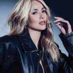 Jennylyn Mercado Instagram - 20 years and I'm still here 🥰

Make-up: @rickmcalderon 
Hair: @rjdelacruz 
Styled By: @ajalberto @iancovinarao 
 
Thank you @megaentph ❤️
