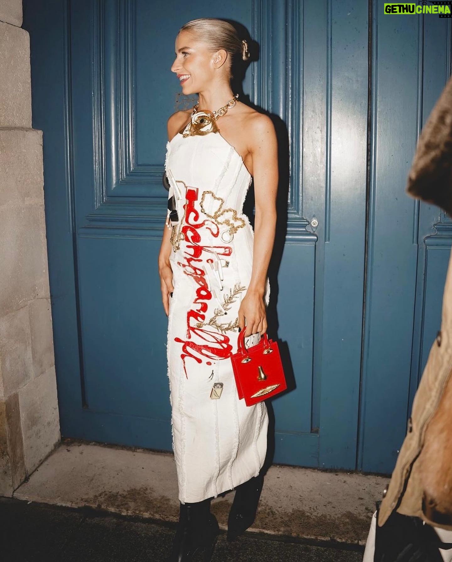 Caro Daur Instagram - Anzeige // living rent free in my head @schiaparelli (day and night) 🥹