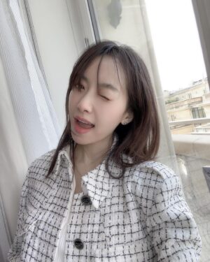 Victoria Song Instagram - 🌻sunny day
#louisvuitton 
#lvfw24