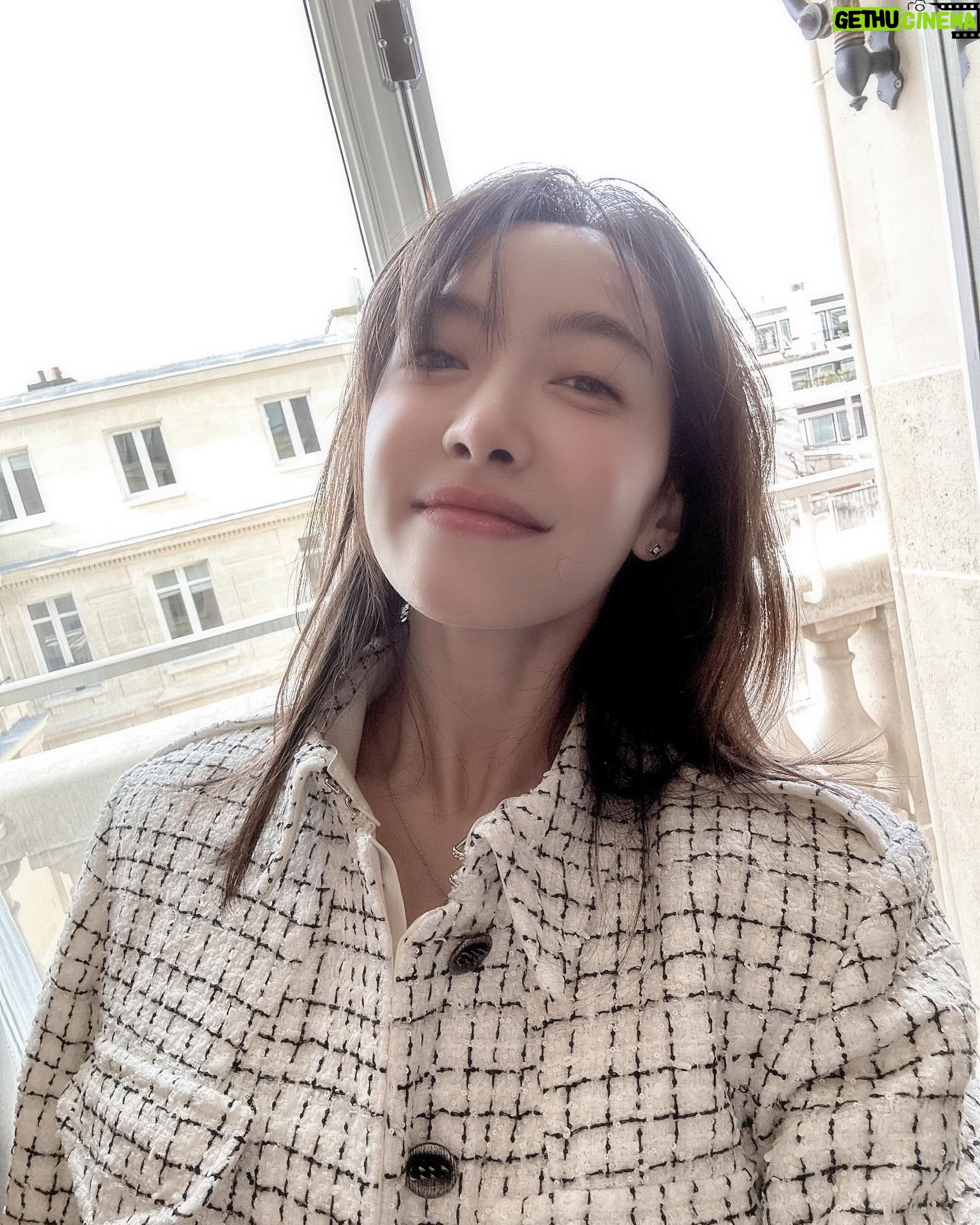 Victoria Song - 85.6K Likes - 🌻sunny day
#louisvuitton
#lvfw24