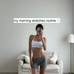 Keerati Mahapreukpong Instagram - How to start your day nicely :) 🤍 ช่วงนี้ฝึกตัวเองให้เริ่มต้นวันด้วยการทำ stretching & mobility exercises ✌🏽 ยอมรับว่าเป็นคนขี้เกียจยืดมาก แต่พอทำเป็นประจำแล้วเห็นผล ร่างกายเบาขึ้น จิตใจสงบขึ้น positive & calm . ออกกำลังกายได้ดีขึ้นด้วย เพราะร่างกายไม่ตึง ติดๆขัดๆ 😄 อยากให้ทุกคนลอง add เข้าไปใน morning routine น้า~ เช้าละ 10 นาทีก็ยังดี :-)) 🤍✨
