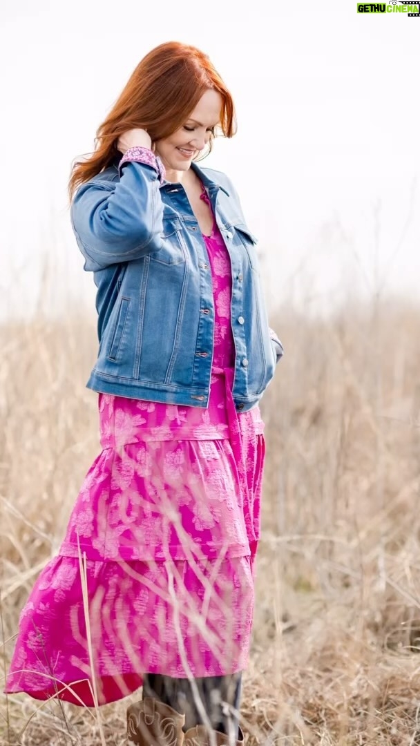 Ree Drummond Instagram - The PW Spring clothing collection is my favorite to date! 😍🌼 Gorgeous textures and fabrics, easy styles, lots of solids, pretty details! Everything can be found at @walmart stores and on Walmart.com 💃