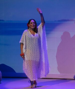 Susana Vieira Instagram - Um pouquinho da estreia de ontem com família e amigos ❤️🎭 Muito obrigada pela presença, queridos! É sempre muito especial estar no palco!!! #shirleyvalentine