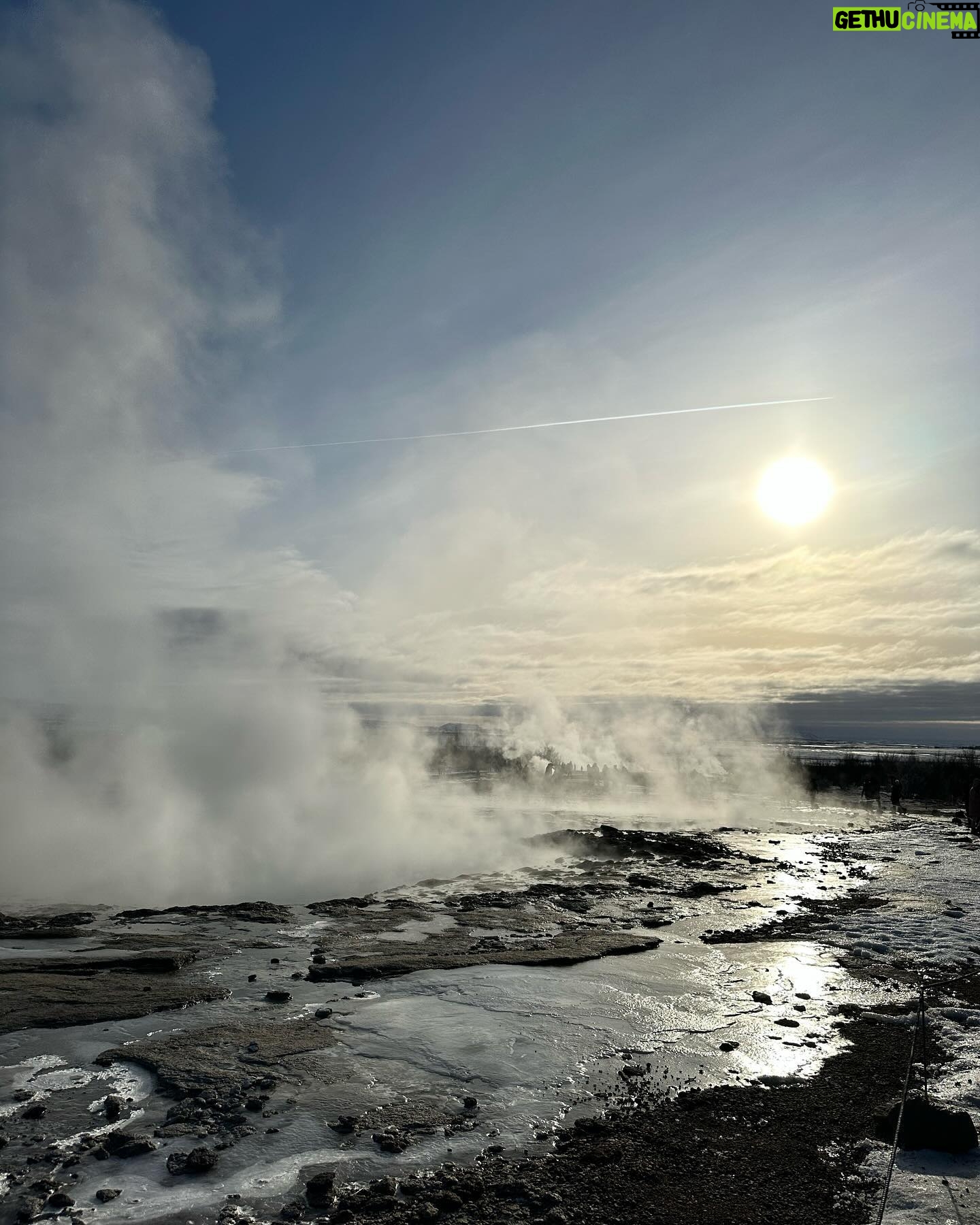Phoebe Dynevor Instagram - We went to Iceland and it was otherworldly - big thank you to the @editionreykjavik 🫶
