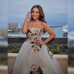 Paula Echevarría Instagram – Adoro esta ciudad.. adoro este festival ♥️ @festivalmalaga
Gracias Málaga por tu calor, siempre 🫶🏼

Vestido @marcoymaria 
Sandalias @aquazzura 
Joyas @delparamovintagejoyas 
Clutch @fahomamadrid
Maquillaje y peluquería @mikvarez para @yslbeauty 
#yslbeauty 

Fotos de interior @manuelmartosc 
Fotos alfombra @lorenzocarnero2000