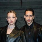 Angèle Instagram - Se revoir à deux comme des amis… 👀
Qual è il vostro momento preferito nella nostra canzone con @mahmood? 🖤🖤