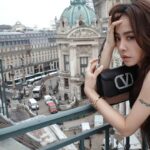 Jolin Tsai Instagram - @maisonvalentino 
#ValentinoLeNoir
