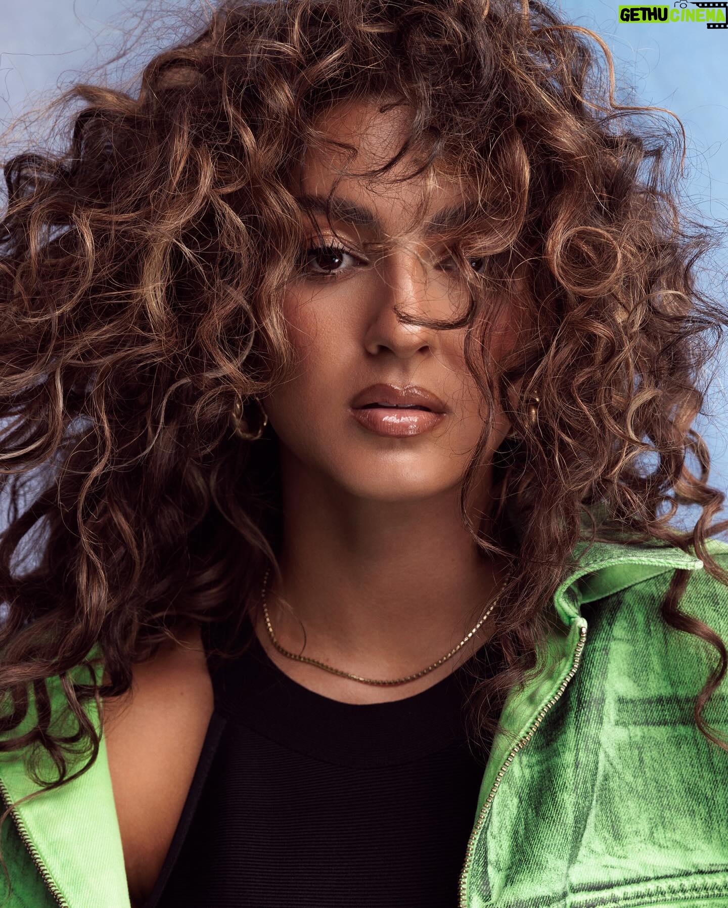 Tori Kelly Instagram - 1 month away ♡ 💿!!!
TORI. — out 4/5