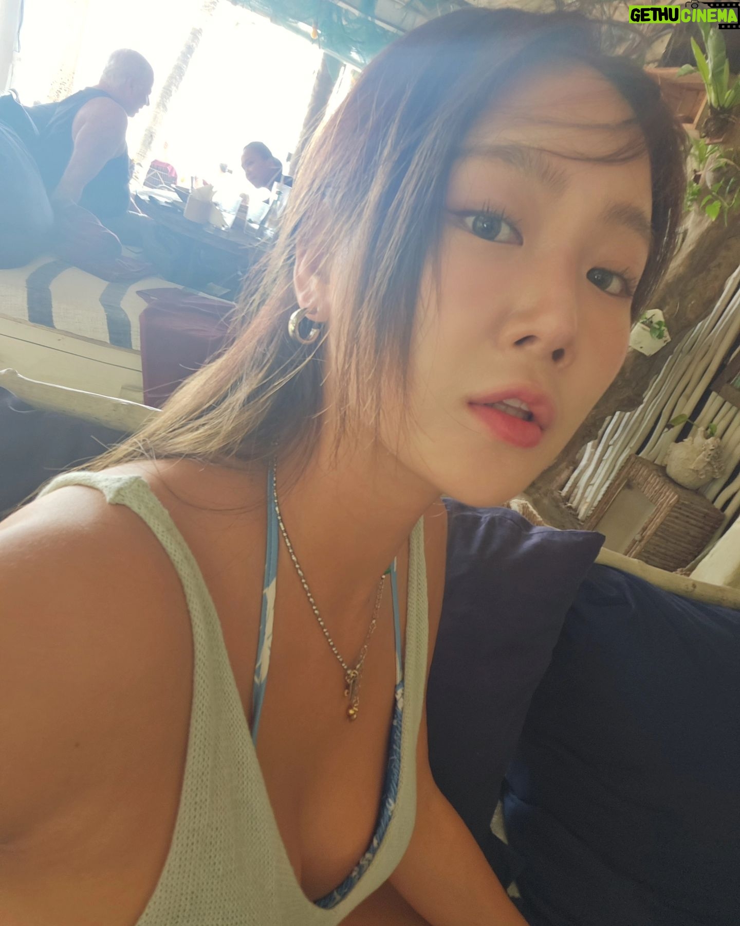 Soyou - 33K Likes - 😊