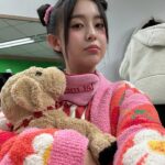Park Ji-hu Instagram - 😈👩🏻‍🔬🥼🔬🥽🐶🪽🩵👾