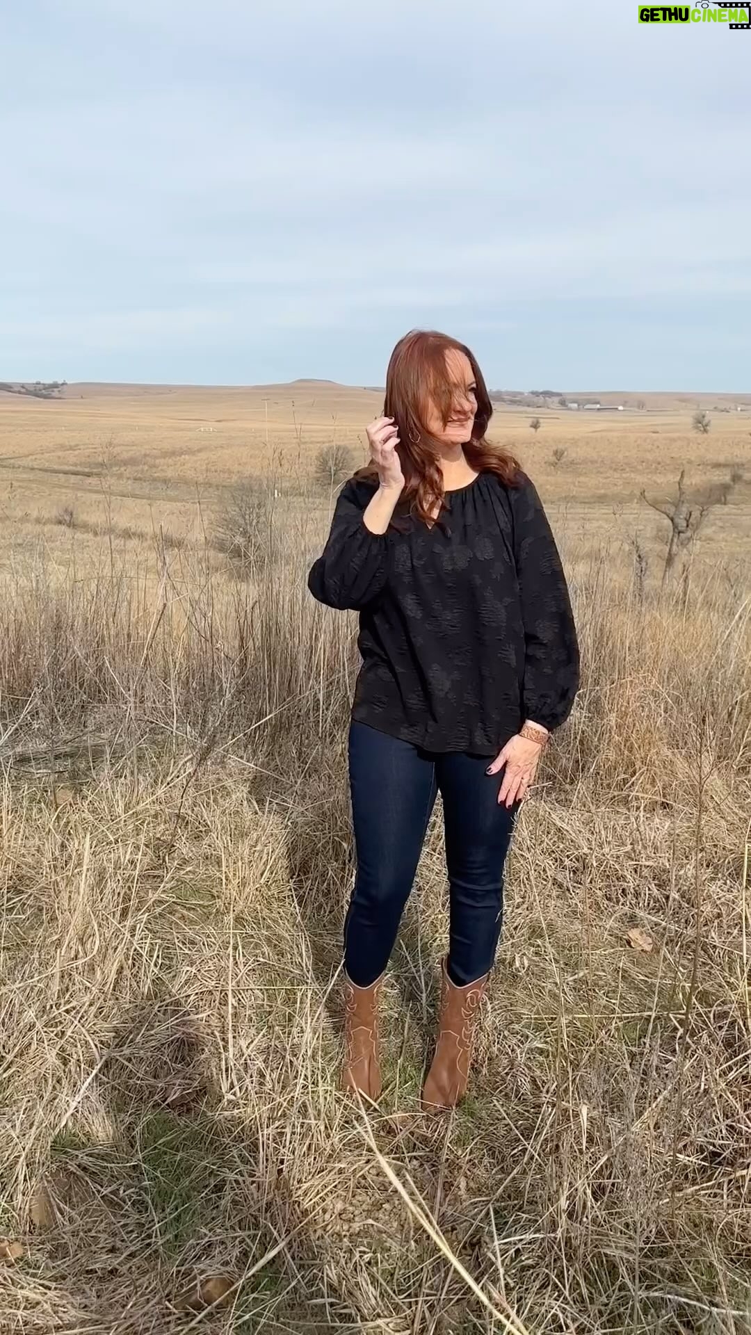 Ree Drummond Instagram - Never a dull moment π€πΆ π¬οΈπ Hope you enjoy my spring collection! Itβs comfy and pretty and oh so wearable. πβ₯οΈ