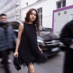 Jolin Tsai Instagram - 謝謝 @maisonvalentino 和  @pppiccioli 邀請 
再次體驗時裝周忙碌的人車潮
適應期也隨著年齡增長拉長了許多
人走茶涼  回過神早已事過境遷
會太傷感嗎 😂😂😂
#都是黑色的關係
#ValentinoLeNoir