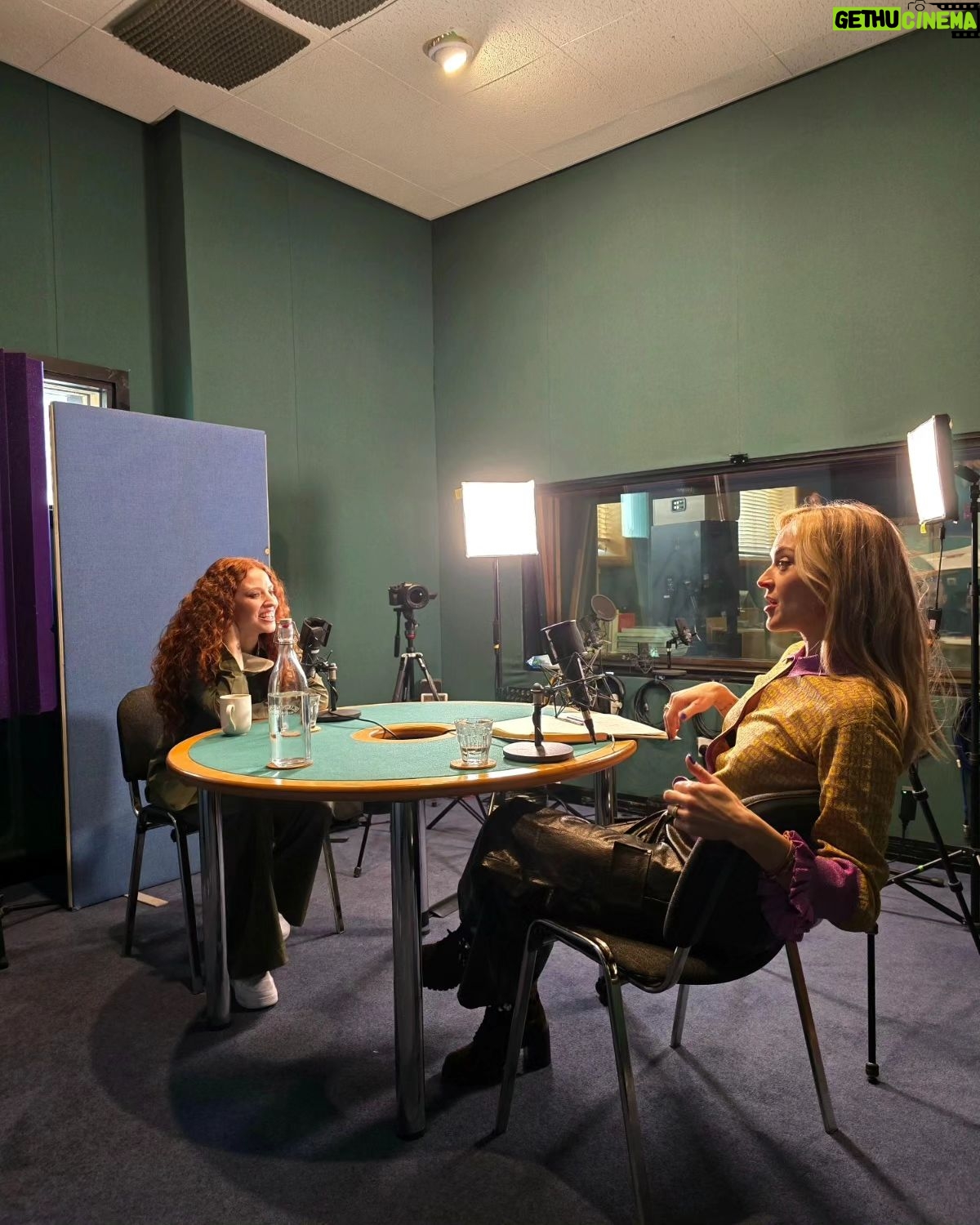 Fearne Cotton Instagram - Early in the week dump.
First few pictures are from this weeks @happyplaceofficial podcast with @jessglynne
I loved how raw this chat was and honest Jess was. I really enjoyed every second of it.
Then some snaps of me and my bestie @kyesones at my mums house. We've been mates since we were 12 and if you want to hear someone sing like an angel then head to his page.
You'll then see a pic of me in the depths of an early sunday morning kids party. Utter mayhem.
The view from our bathroom window which is boostsing me every day at the moment. Come onnnnn spring. 🌷
And finally Rex's 11th birthday cake. It wasn't until three hours after his party that I realised it was decorated with cannabis leaves. 😳
Happy Tuesday everyone. ❤️