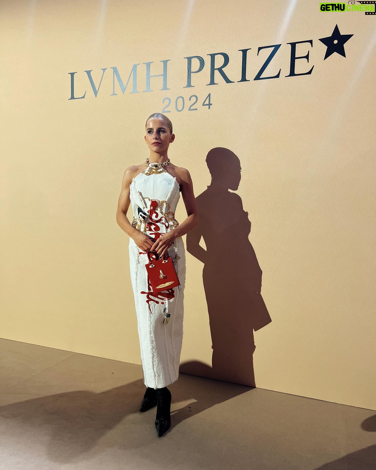 Caro Daur Instagram - …truly honored to be in the committee of 68 @lvmhprize experts once again 🥹🫶🏻 had the finest time meeting the 20 semi-finalists and the hardest time selecting only 8 of them for the finals!