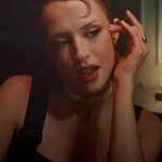 Angèle Instagram - J’ai le coeur en morceaux c’est ma faute on dirait 💙