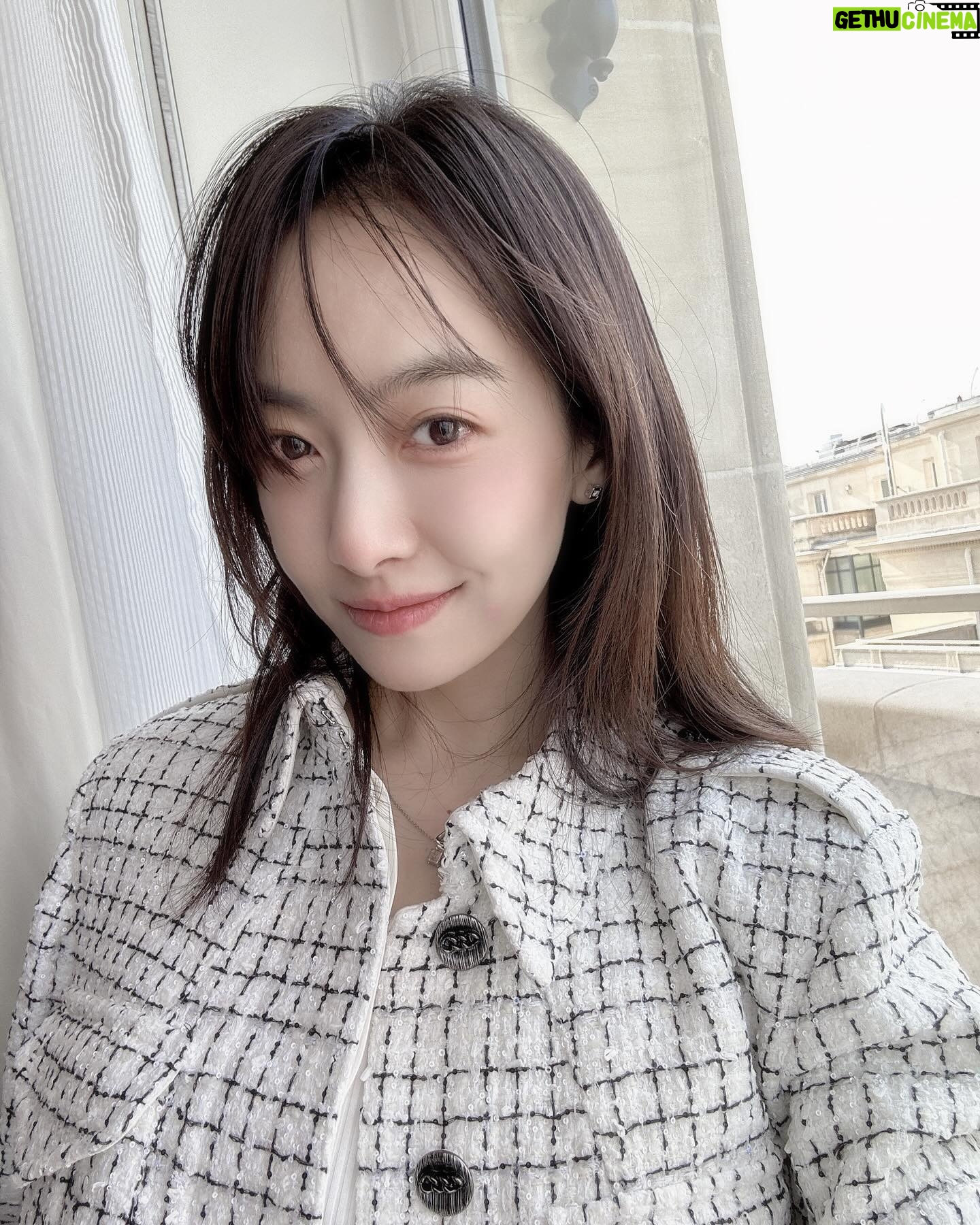 Victoria Song - 85.6K Likes - 🌻sunny day
#louisvuitton
#lvfw24