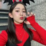 Park Ji-hu Instagram - 😈👩🏻‍🔬🥼🔬🥽🐶🪽🩵👾