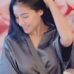 Sanya Lopez Instagram - You carry so much love in your heart.
Give some to yourself. 🥹💕

@cathyvalenciaskinclinic
@cathyvalencia