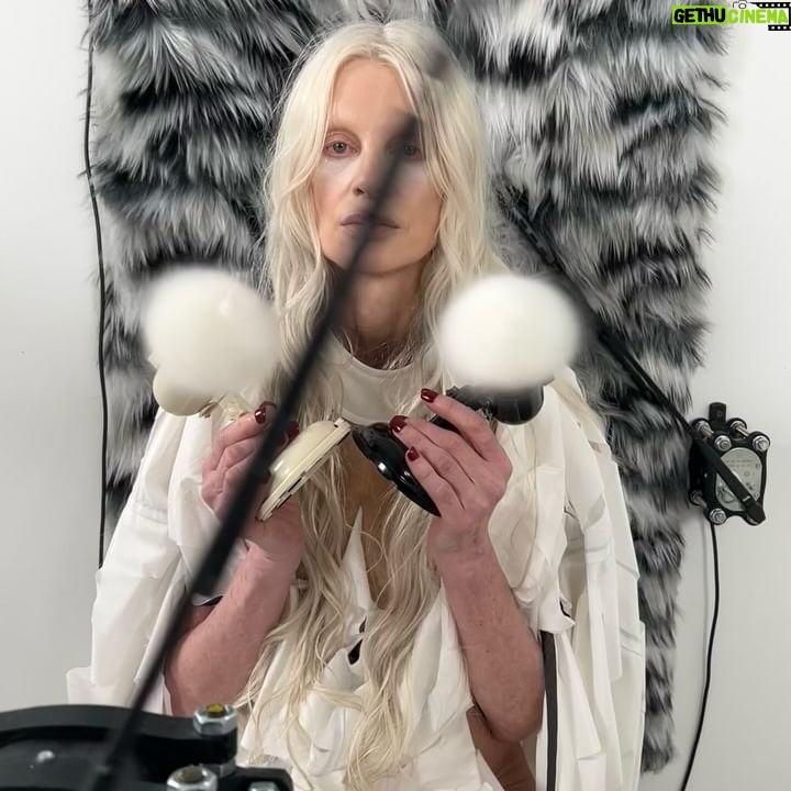 Vivienne Westwood Instagram - ‘What is elegance? Elegance is all about how one moves through life’ – @ndreaskronthaler
Video by @paolocolaiocco
Art Direction @bernhardwillhelm
Artwork by @pfeiferkreutzer
Hair Stylist: @sammcknight1 using @dysonhairpro
Makeup Artist: @isamayaffrench using @maccosmetics
Nail Artist: @nailsbymei
#AKAW2425 #PFW #AndreasKronthaler #VivienneWestwood