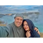 Narges Mohammadi Instagram - جانم …
من خنده هایت را نمی شمارم
من صدای مهربانت را شمارش نمیکنم
خوبی هایت را جمع و تفریق نمی کنم
…
تا اسفند ۱۴۰۲ نیز مانند اسفندهای پیش ازین، بگذرد . و من شمارش فراموشم شود 
و
فقط تو در خاطرم بمانی و نه اعداد و نه ماه ها و نه سال ها . 

تو بمانی ، معرفت و لبخند تو بماند و جاودان تا همیشه .

دوستت خواهم داشت علی جونم . همسر مهربانم. میلادت مبارک