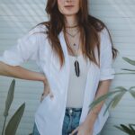 Amina Khalil Instagram – كل سنة وانتم طيبين ✨ 
رمضان كريم 🤍🙏🏼 
Wishing everyone a blessed month ahead.. 
May you all find peace, love and balance throughout 🪷 

Feels very different this year to not be working on a show for the first time after 13 years.. the endless days and nights on set.. the excitement of the first airing.. the billboards on the streets.. can’t say i dont miss it, because ofcourse a part of me does.. 
But, im so grateful for the things I was able to accomplish and experience nevertheless.. 
Taking time to reflect, relax, work on myself, and do other things Ive always wanted to do but never had the time to, gives you perspective and really makes you count your blessings.. for even the littlest of things.. 🌿🙏🏼 

Goodluck to all my friends who have Ramadan shows this year, i’ll be watching and supporting you all 🫶🏻 ربنا معاكم يا حبايبي 

Happy Ramadan everybody ! 
Eat. Pray. Love ! 
🤍💫 

Jewelry by: @11_11egypt