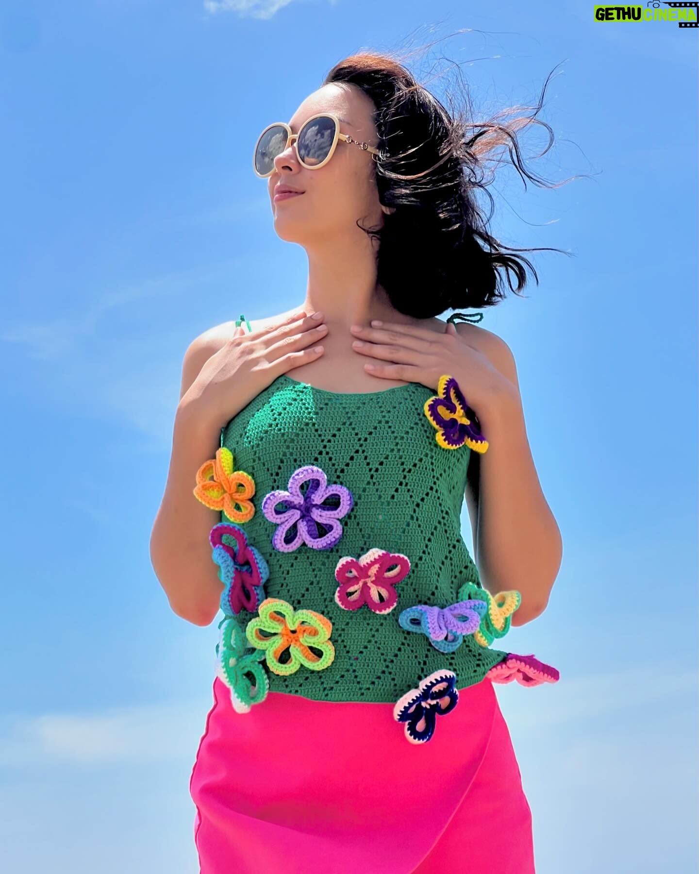 Beauty Gonzalez Instagram - These hand woven artisinal tops are perfect for this provincial vibes, they’re cheerful and well priced .
Anytime I get to support local creativity and enterprise
I go for it 🌸