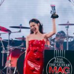Violette Wautier Instagram - รางวัลศิลปินหญิงแห่งปี 2024 วิโอเลต วอเทียร์ 😭 ขอบคุณ @theguitarmag สำหรับรางวัลนี้นะคะ นี่คือรางวัลที่โคตรอยากได้และใฝ่ฝันเลย ดีใจมากจนเมื่อวานพูดรู้เรื่องหรือเปล่าก็ไม่รู้ ตื่นเต้นสุดๆ ขอรีแคปความรู้สึกซ้ำ แบบเรียบเรียงกว่าตอนด้นสดเมื่อวาน (ยาวนิดนึง มันพรั่งพรู)

ตลอดระยะเวลาการทำงานในวงการเพลง วีเผลอเอาตัวเองไปผูกกับรางวัลมาตลอด ได้เข้าชิงหลายรายการแต่ไม่เคยได้ เอาตรงๆหลายๆครั้งเราก็หวัง เราเอา success ไปผูกกับมัน พอไม่ได้ก็ question ว่าเราดีหรือเก่งไม่พอหรือเปล่า แต่มันก็ไม่เคยทำให้เราหยุดเพราะเรา need รางวัลนั้นเพื่อมาบอกเราเองว่าเราดีพอ ว่าเราทำได้ จนวันที่เราจัด You Better Love Me Concert วันนั้นเป็นครั้งแรกที่ความรู้สึกเราเปลี่ยนไป เรารู้สึกเราดีพอ เราอยากได้รางวัลนะ แต่มันเป็น “want” มันไม่ได้เป็น “need” เหมือนเดิมอีกแล้ว วันนั้นเป็นวันที่เต็มไปด้วยคนที่เรารัก และเค้าเชื่อในเสียงเพลงของเรา แฟนๆ ครอบครัว เพื่อน และทีมงาน วันนั้นเรารู้สึกว่าเราได้รางวัลแล้วจริงๆ 

แต่สุดท้ายพอได้รางวัลแบบที่เป็นถ้วยเป็นโล่อ่ะ มันก็โคตรดีใจอยู่ดี 55555 วีพูดบนเวทีว่า วีไม่อยากให้รางวัลมันสำคัญกับวีขนาดที่ผ่านมา เพราะวียังอยากทำเพลงด้วยใจรักและความซื่อสัตย์ต่อเพลงของวี ไม่อยากเสียตัวตนทำเพลงเพื่อรางวัล แต่มันก็สำคัญและพิเศษ (ย้อนแย้งสุดๆ5555) เพราะมันเป็นเหมือนกำลังใจว่าทำดีแล้วนะ ทำต่อไป  ในเวลาเดียวกัน เห็นเพื่อนๆที่เข้าชิง ปีที่ผ่านมาคือผ่านอะไรมาด้วยกันทุกๆคนเลย ทุกๆคนทำงานหนัก และเต็มที่กับผลงานตัวเอง วีชื่นชมทุกคนจริงๆ ถ้าจะไม่ใช่วีที่ได้รางวัล ก็ไม่แปลกใจเลย ทุกคน deserve รางวัลหมดเลย แต่ปีนี้ขอละกัน🥰

อยากขอบคุณทุกคนที่อยู่ข้างๆวีตลอดที่ผ่านมา @universalmusicth  ทีมทุกคนทำงานหนักจริงๆปีที่ผ่านมา ขอแบ่งรางวัลนี้ให้ทุกคนในค่ายนะคะ 💜 โปรดิวเซอร์วี พี่โหน่ง @the_photo_sticker_machine  พี่ยู @yubass  จอย  @joy_totheworlddddd  และเพื่อนในวง ครอบครัว เพื่อน แฟน และที่สำคัญที่สุดชาว Wauter ขอบคุณที่รักเสียงเพลงของวีและ support วีมาตลอด รู้เลยว่าเมื่อคืนทุกคนเอาใจช่วยสุดๆ 5555รัก จุ๊บ

สุดท้ายอยากฝากถึงน้องๆศิลปิน หรือใครที่กำลังเริ่มเดินทางตามความฝัน วีใช้เวลา10ปีกว่าจะได้รางวัลนี้ อย่าคิดว่าคุณไม่ดีพอแม้ไม่มีรางวัล ทำในสิ่งที่คุณเชื่อและรักต่อไป มันมีคนที่เห็นคุณค่าของคุณและงานของคุณแน่นอน นั่นคือรางวัลที่ใหญ่ที่สุด เป็นกำลังใจให้ทุกคนนะ

ปล. นั่งดูคลิปreactionของคนรอบตัวที่วีรักตอนเราได้รางวัล วีไม่ได้แค่ชนะ Best Female Artist Of The Year but I also win in life 💜