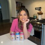 Jessie James Decker Instagram - !!NEW SPARKLING WATER FLAVOR ALERT!!
 
@jessiejamesdecker and @waterloosparkling are celebrating the launch of Waterloo’s all-new Raspberry Nectarine and returning Tropical Fruit! Plus, fan-favorite Summer Berry is now available in even more stores.
 
✨Raspberry Nectarine is a unique multisensory experience that balances tart and sweet raspberry notes with rich, ripe Nectarine.
 
🏝️Tropical Fruit is back for good after its limited-time debut last year! Crack one open for a sunny medley of citrus and summer fruit that brings back memories of crashing waves with every sip.
 
☀️Summer Berry, a fan favorite, is now available in even MORE stores!
 
Swipe to see the first of three exclusive recipes created by Jessie – inspired by and infused with these new flavors. Check out the Razzy Crispy Fried Chicken & Glaze recipe😋 (link in @waterloosparkling bio)