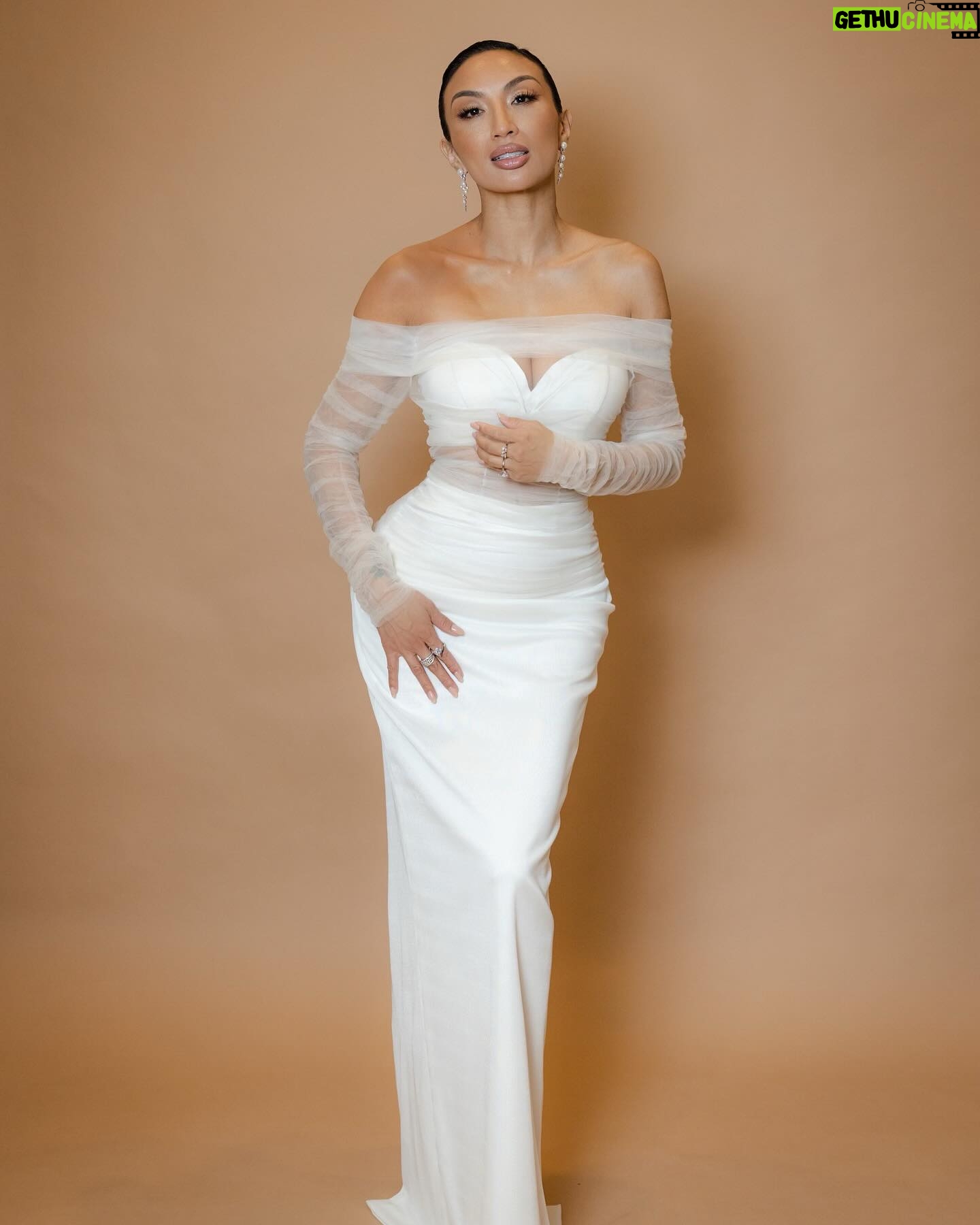 Jeannie Mai Instagram - It’s giving mom’s Oscar party ready 🥳🏆