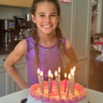 Jessie James Decker Instagram - Happy 10th birthday to my favorite girl in the whole world. Vivianne Rose you showed me what unconditional love is the day you were born. You light up every room you enter and I know you were born to do incredible things.  I’m so lucky to be your mama and I thank God for you every day. Happy birthday beautiful💖
