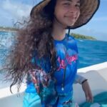 Scarlet Ortiz Instagram - Refelizzzzz Cumpleaños al amor más bello! Refelizzzzz Cumpleaños a mi hija amada @barbarabrianaburkle Que Dios te siga colmando de bendiciones mi negrita! 
Te amoooo con mi ser! 🥳🎂🎉💜🎈 #happybirthday #felizcumpleaños #hija #daughter