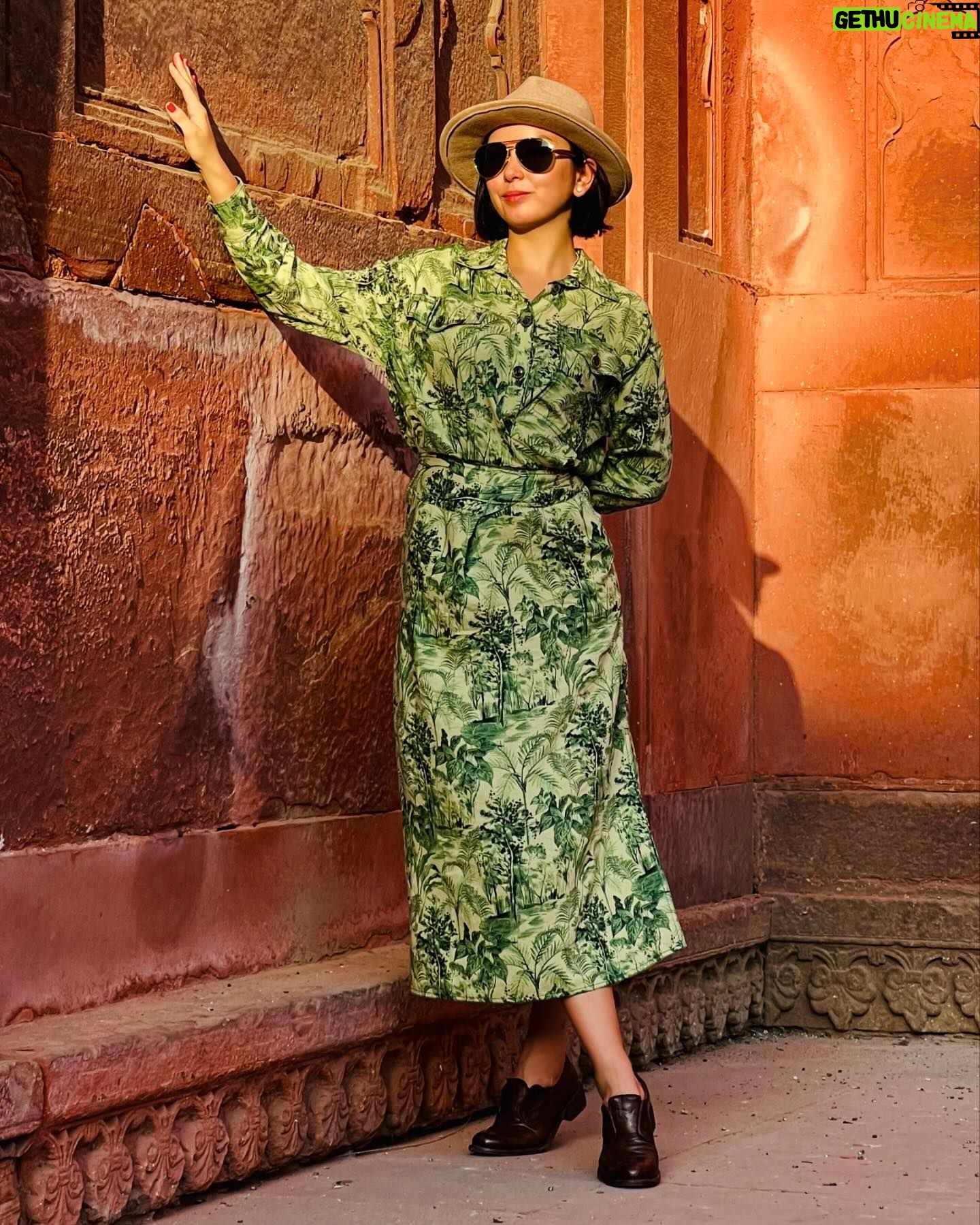 Beauty Gonzalez Instagram - Delhi, Red Fort.
From behind and beyond these gates, the defense of an empire from enemies both foreign and domestic
were plotted and forged.
If these walls could talk..
Centuries of blood sweat and tears have marinated these walls.
Wars , Intrigue , Machinations and Scandal smeared on every facade .
Fortunes and the fates of a billion people are echoed and etched on every corridor.
Drama and mischief seeps from every crack.
We must listen , feel the weight,
and learn.